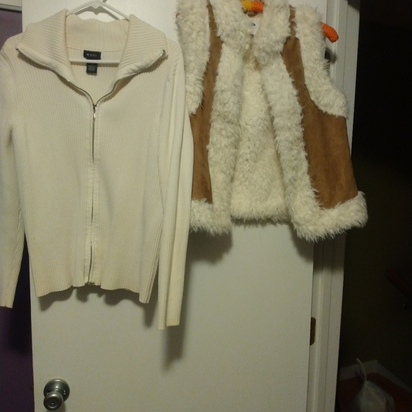 Clothes - Picture 14 of 16